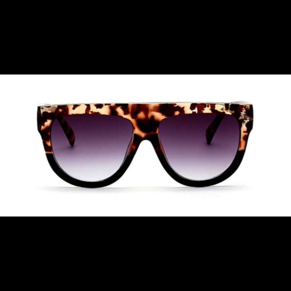 Oversized Sunglasses. Fashionable!